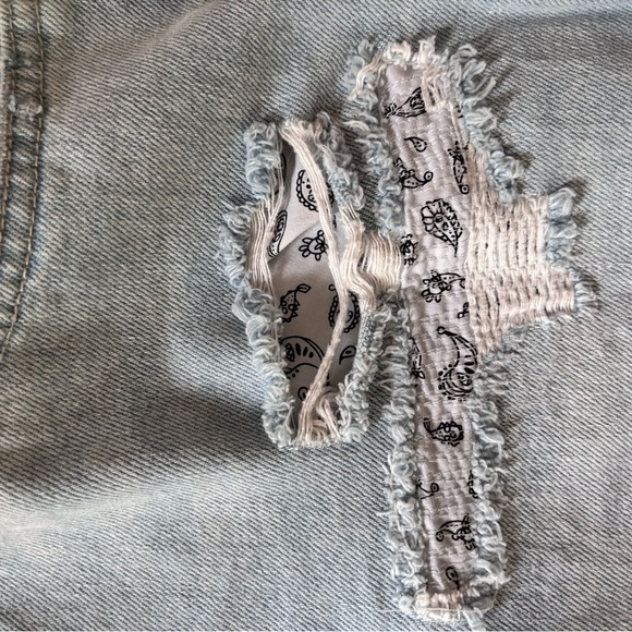 KanCan Daisy High Rise Mom Shorts Sz XL Cuff Hem Distressed Light Wash Summer - Picture 6 of 9